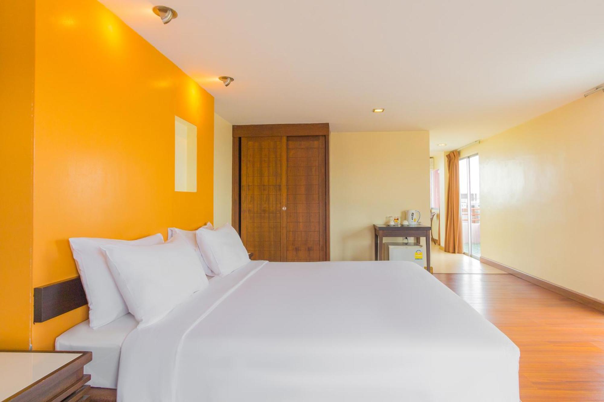 Mayflower Grande Hotel Chiang Mai Exterior foto