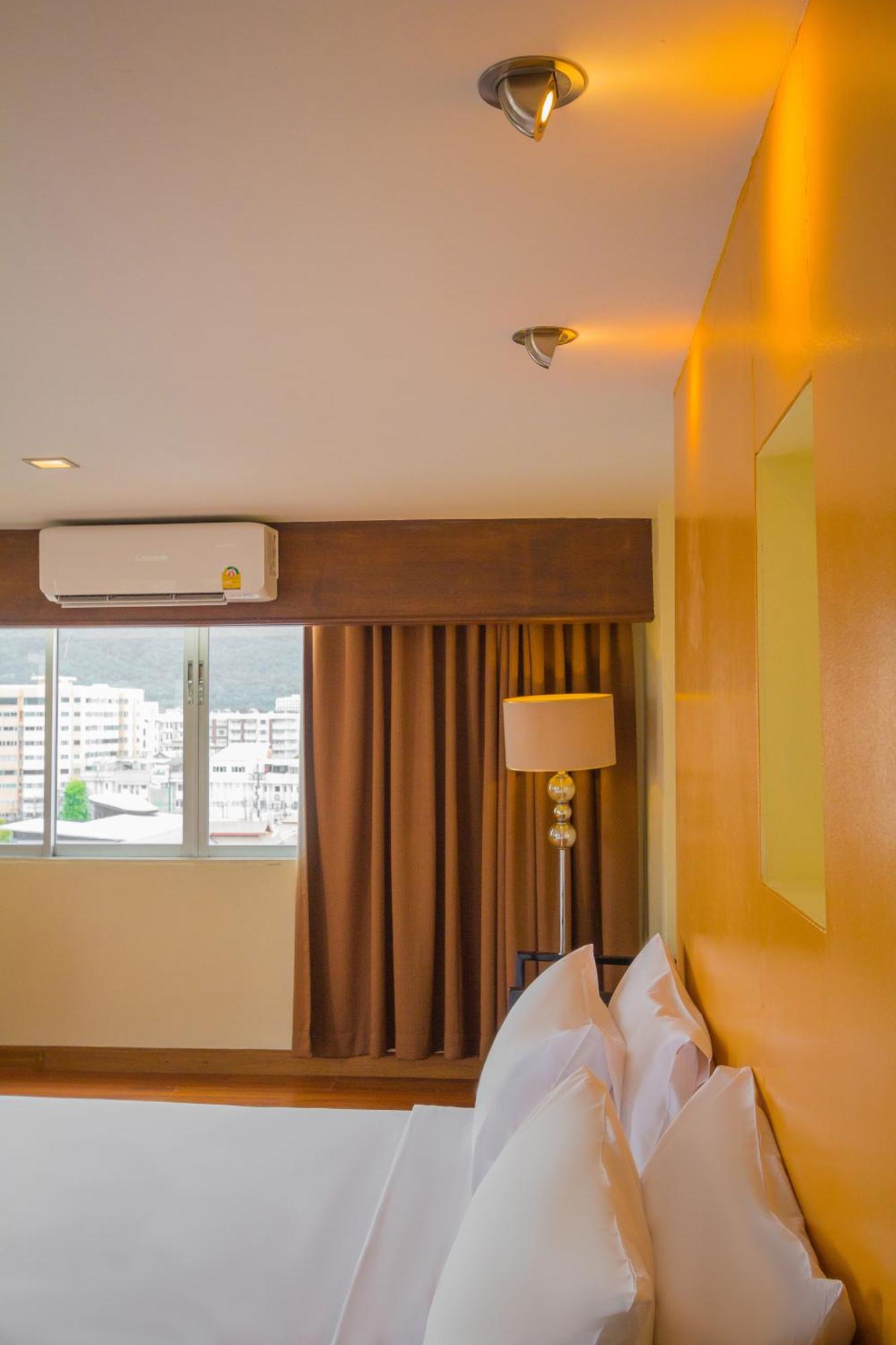 Mayflower Grande Hotel Chiang Mai Exterior foto