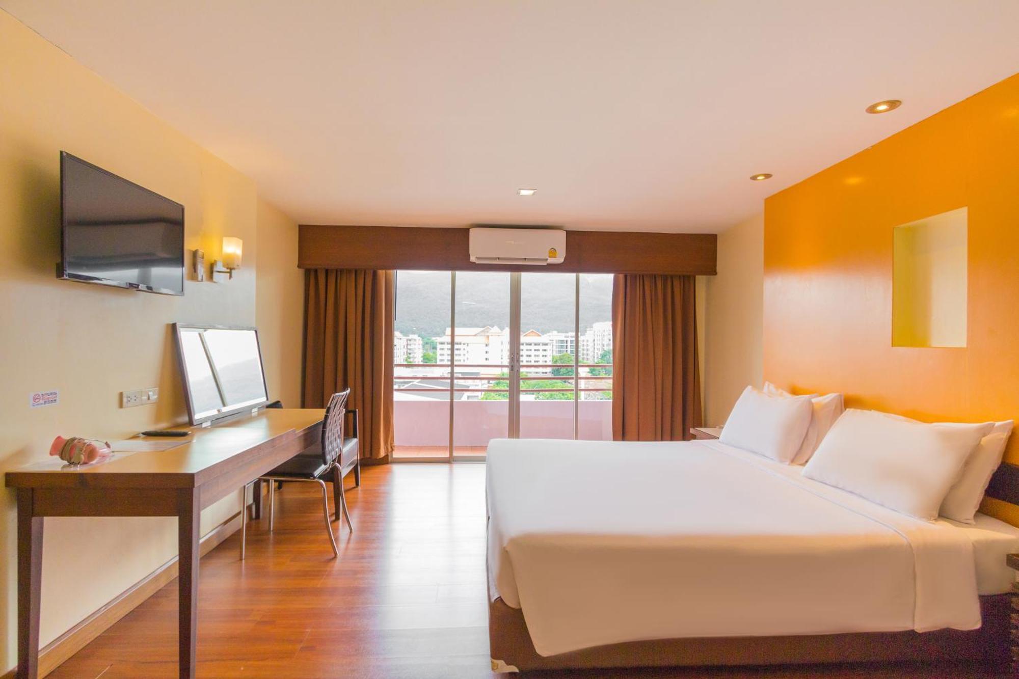 Mayflower Grande Hotel Chiang Mai Exterior foto