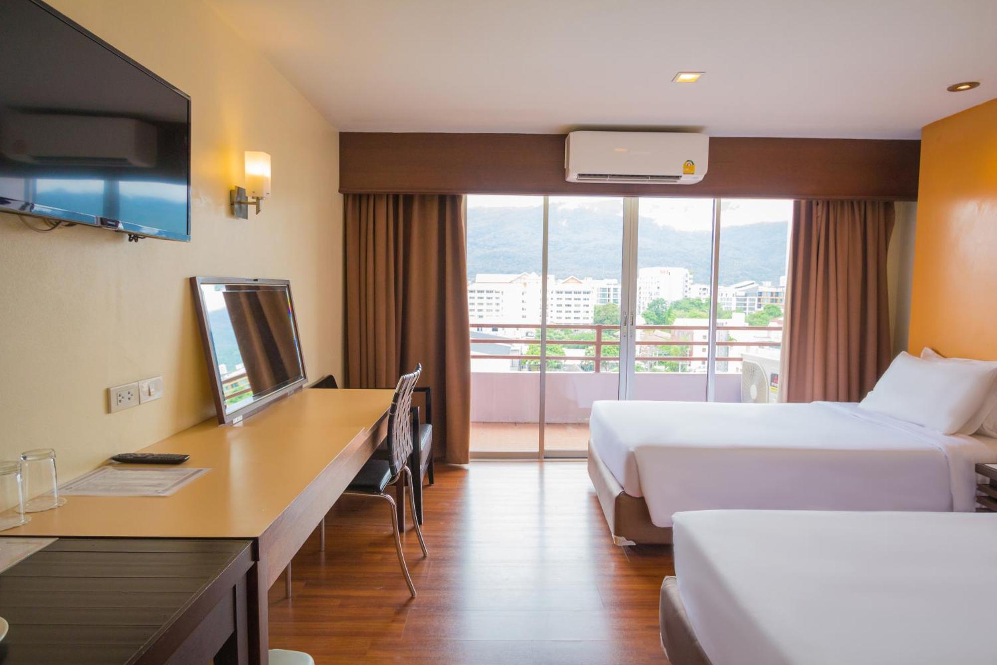Mayflower Grande Hotel Chiang Mai Exterior foto