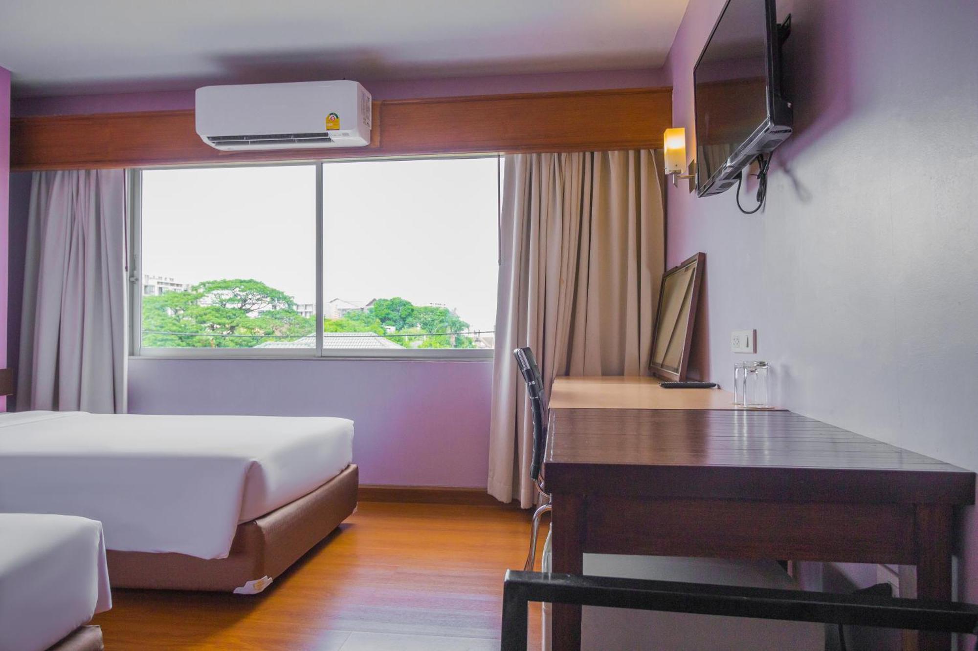 Mayflower Grande Hotel Chiang Mai Exterior foto